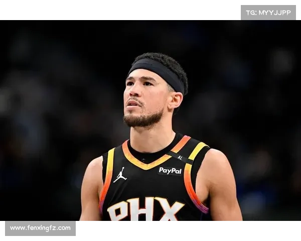 布克在比赛中的战术执行能力分析与影响力探讨